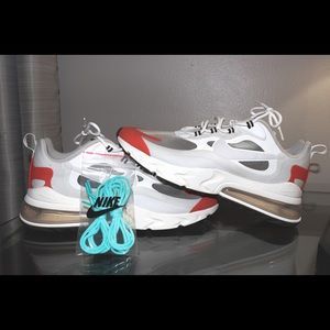 Nike Air Max 270 reacts